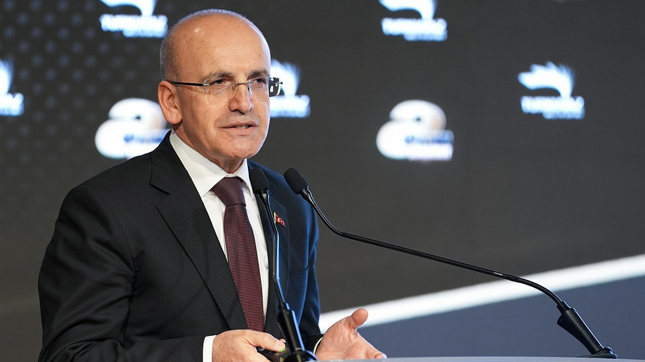 Şimşek: Kısa vadeli dünya dünya iktisadı Türkiye’nin lehine trendler içeriyor