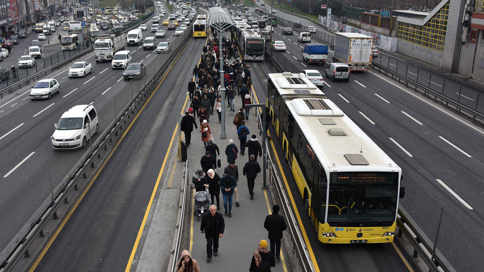 Artırım yağmuru bitmiyor! İstanbul’da toplu taşıma, taksi ve deniz taşıma fiyatlarına artırım
