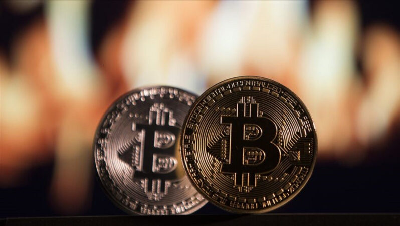 Bitcoin Düşüşü ve Gümrük Vergisi Tehditleri
