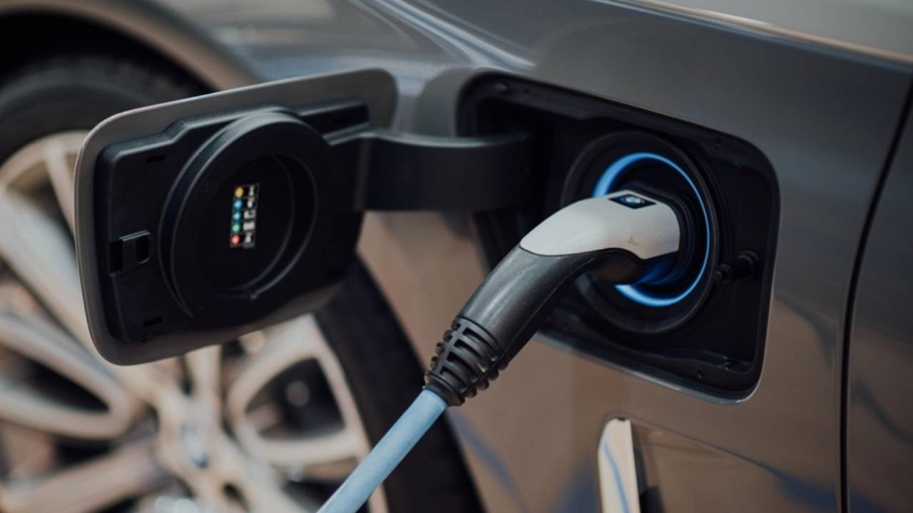 Elektrikli araç satışları 2024’te 17 milyonu aşarak rekor kırdı