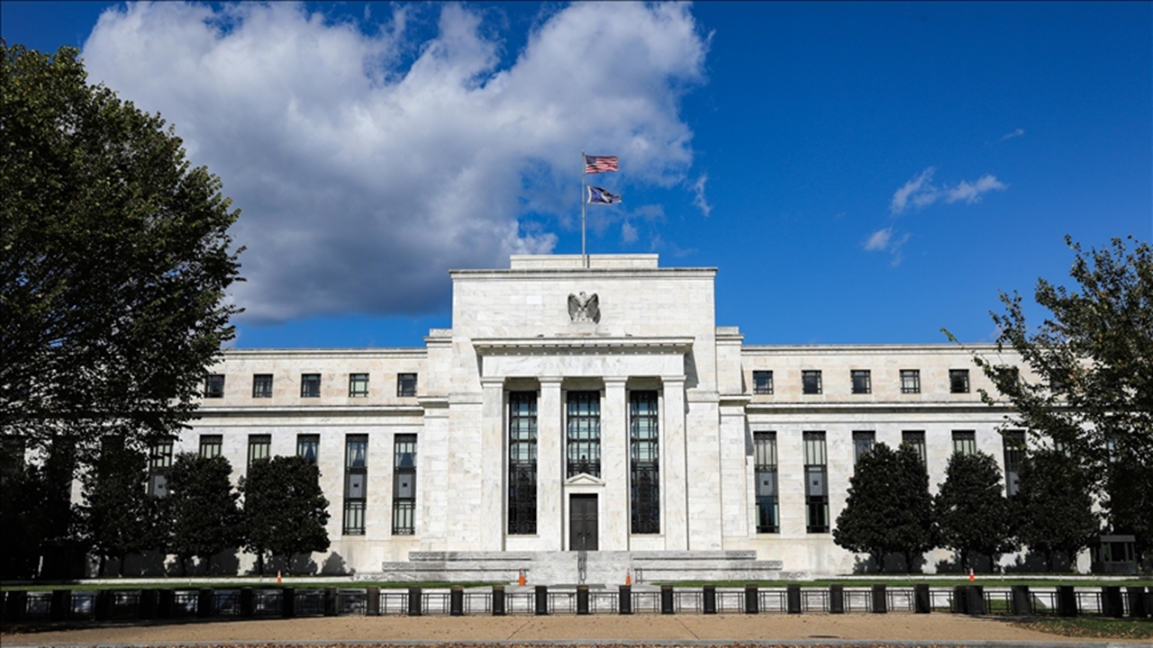 Goldman Sachs’tan 2025 Fed faiz tahmini! ‘Dar bir bantta kalacak’