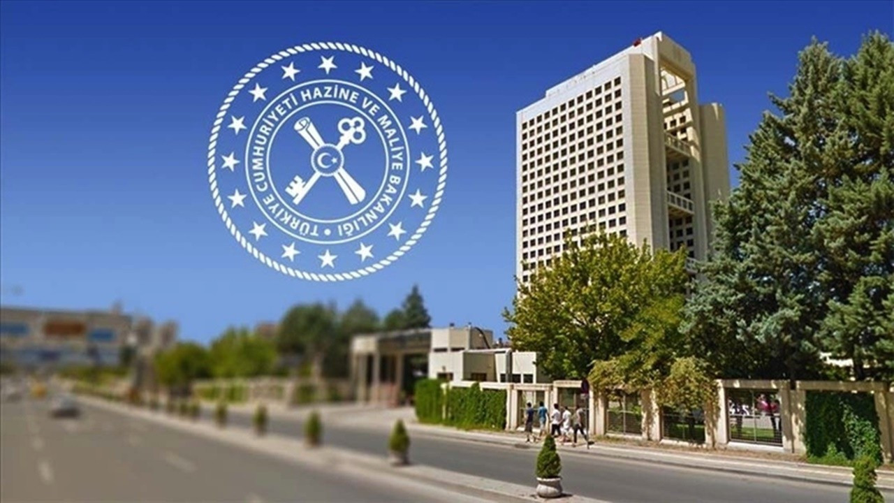Hazine nakit dengesi 323 milyar lira açık verdi: Sarfiyatlar beklenenden daha yüksek