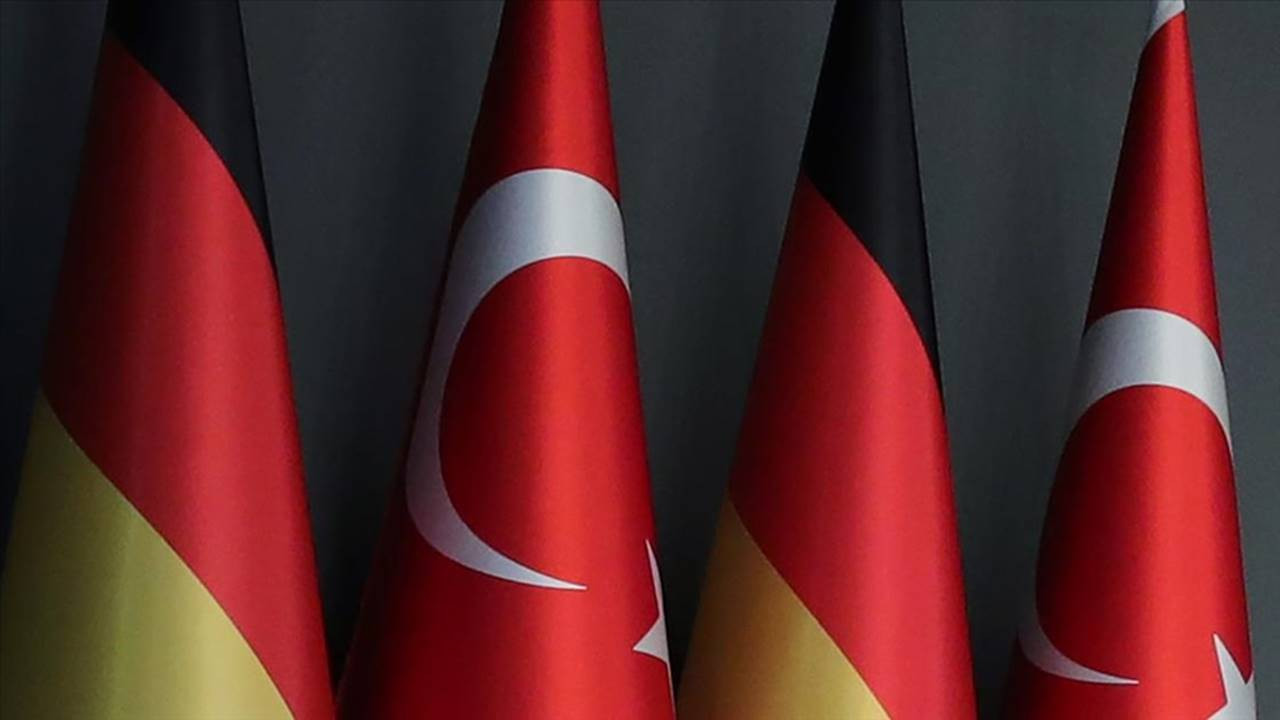Mahfi Eğilmez sayılarla konuştu: Gerçekten Almanya bizi kıskanıyor mu?