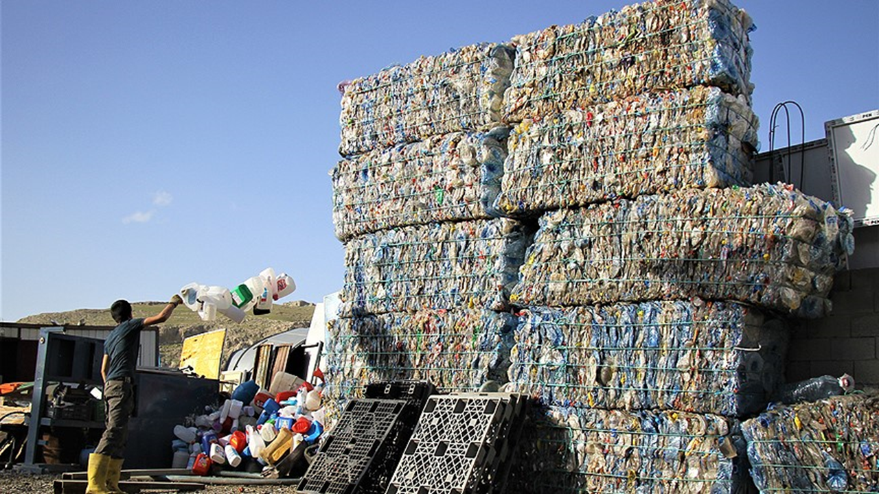 Plastiğin ham unsuru granülün teknolojik kullanım artışı geri dönüşüm dalını geliştirecek