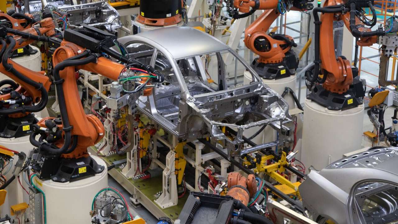 Renault eski CEO’su: Otomotiv endüstrimiz büyük tehlike altında