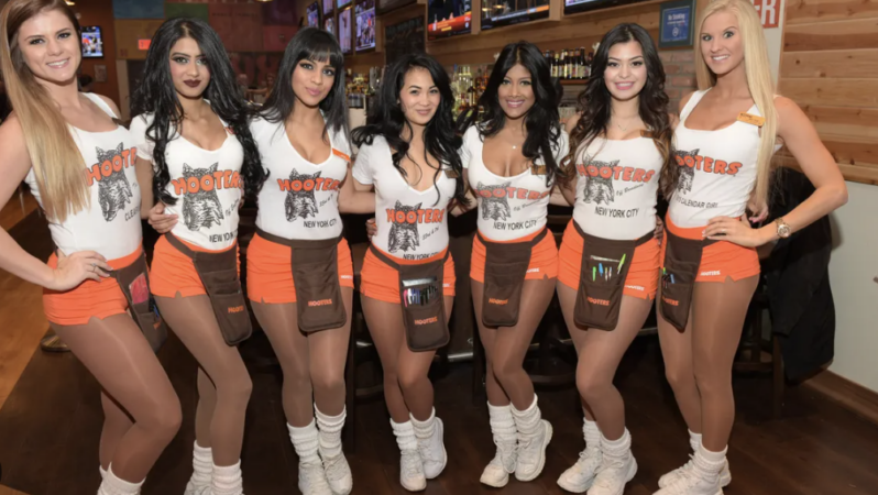Hooters iflasın eşiğinde..