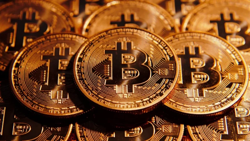 Bitcoin fiyatları, Trump kararnamesi sonrası düşüşte