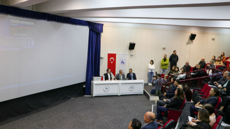 Dokuz Eylül Üniversitesi ve İŞKUR’dan 1750 öğrenciyi iş sahibi yapan işbirliği