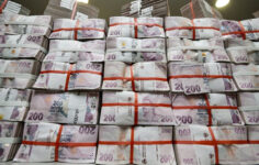 Hazine iki tahvil ihalesinde yaklaşık 102,4 milyar lira borçlandı