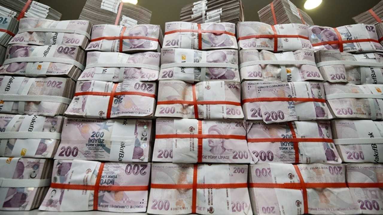 Hazine iki tahvil ihalesinde yaklaşık 102,4 milyar lira borçlandı