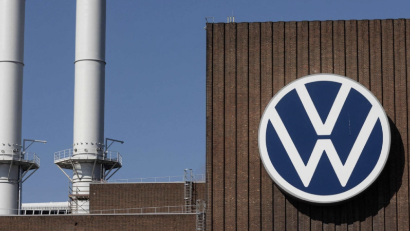 Volkswagen Grubu’nun faaliyet kârı sert düştü
